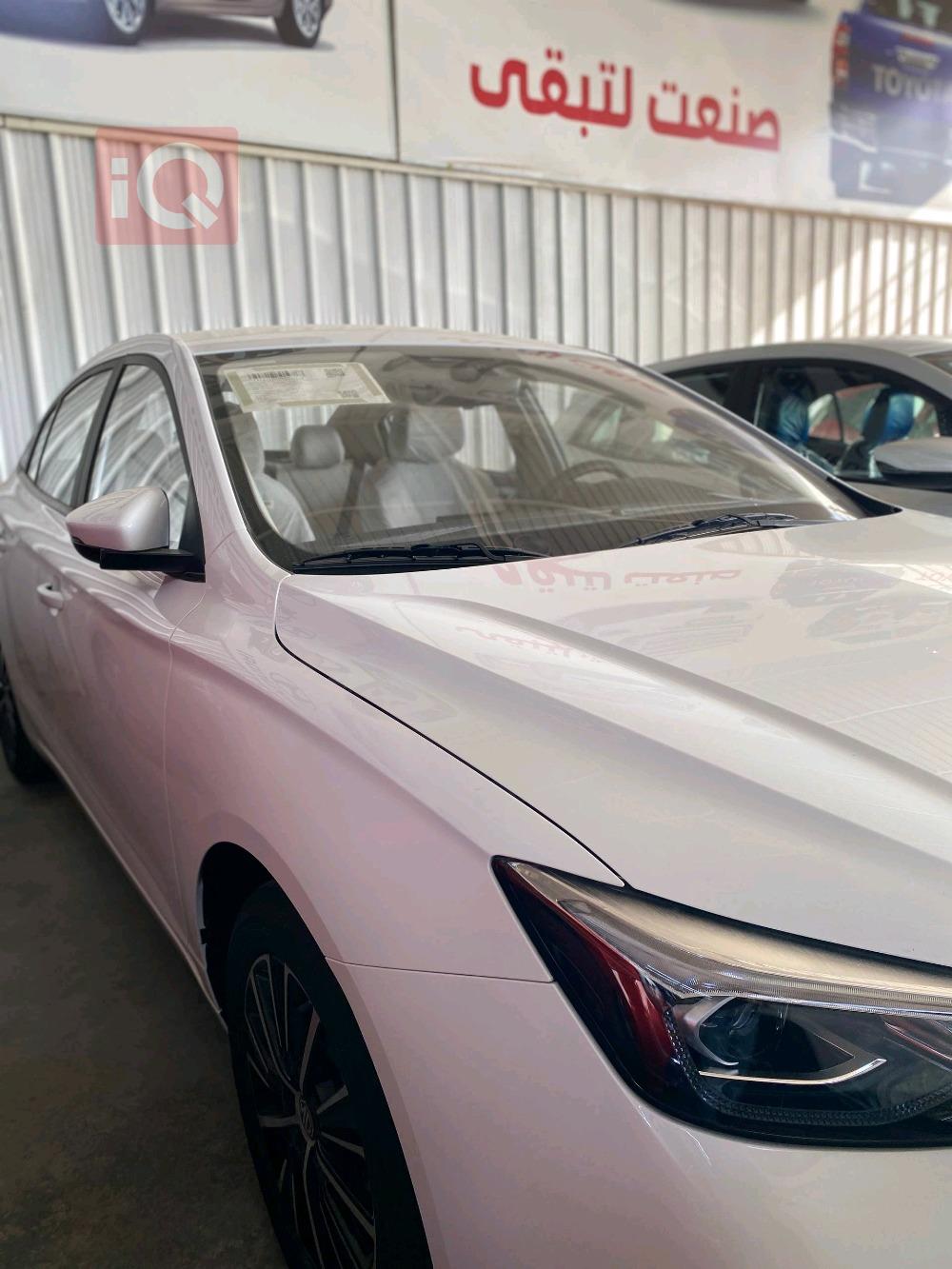 ئێم جی 5 پڵەس